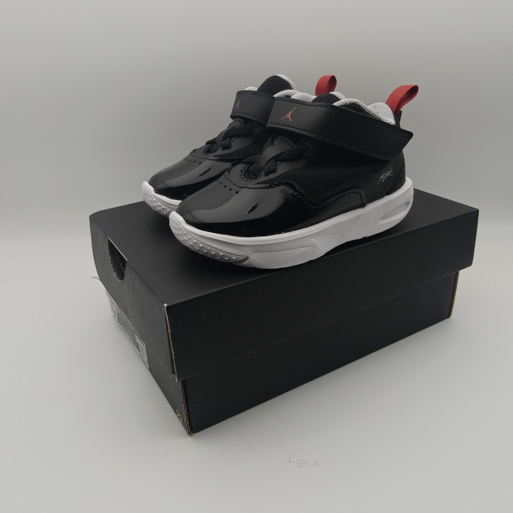 Jordan Stay Loyal 3 Shoes Boys Size 5C Black Varsity Red White Sneaker Hook&Loop